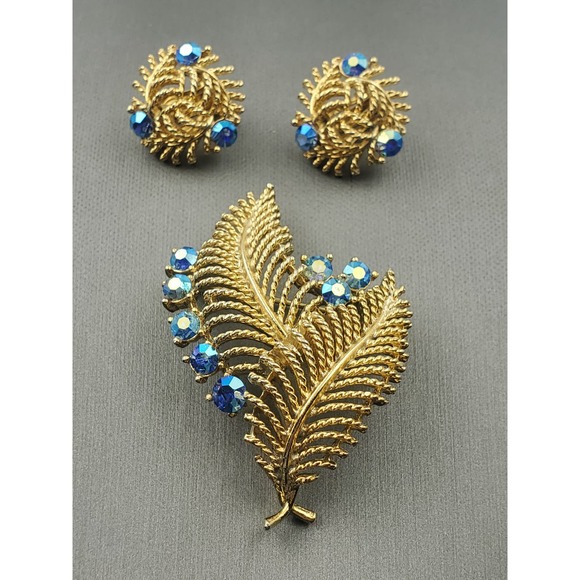 Lisner Leaf Fern Brooch and Earrings Set - Vintage Demi Parure - Signed Lisner - Picture 4 of 10